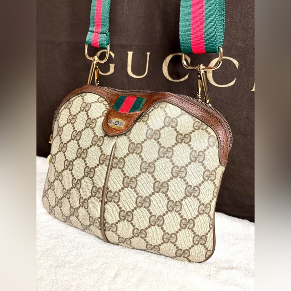 Gucci Crossbody Bag - Picture 3 of 15